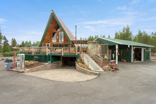 52717 Meadow Ln, La Pine, OR, 97739-9581 | Card Image