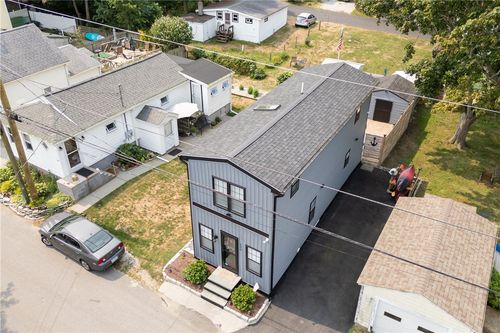230 Cedar Ave, Portsmouth, RI, 02871-4513 | Card Image