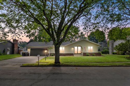 2816 Sussex Ln, Waukesha, WI, 53188-1337 | Card Image