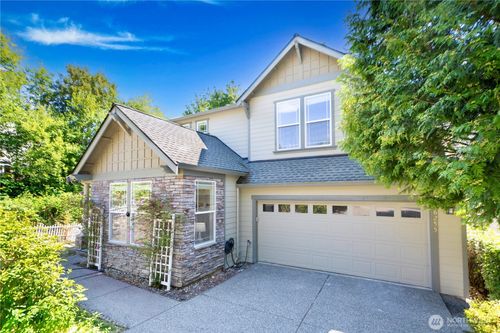 16255 Se 66th Street, Bellevue, WA, 98006 | Card Image