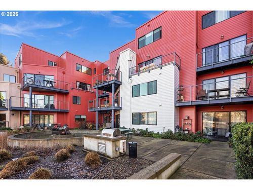 720 Nw Naito Pkwy, Portland, OR, 97209 | Card Image