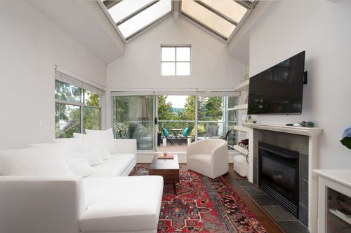 402-2250 W 3rd Ave, Vancouver, BC, V6K1L4 | Card Image