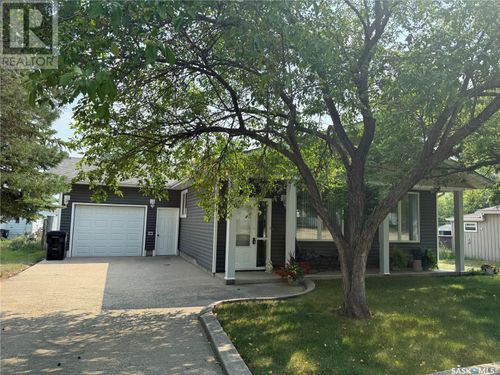610 Carbon Ave, Bienfait, SK, S0C0M0 | Card Image