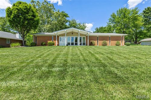 32 Normandy Dr, Lake St Louis, MO, 63367-1502 | Card Image