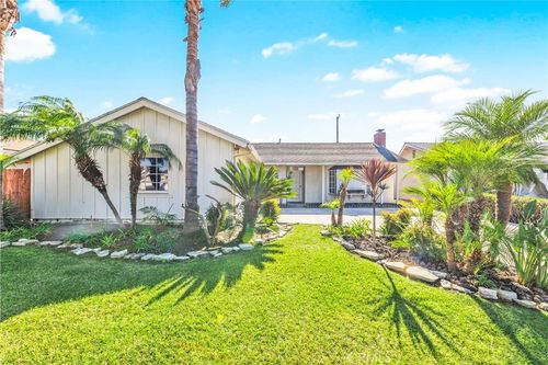 5042 Bluejay Cir, Huntington Beach, CA, 92649-1401 | Card Image
