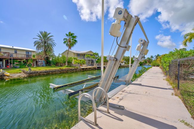 Boat Lift | Image 31