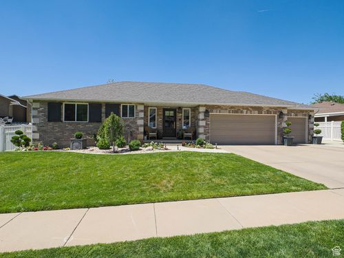 1367 N Brookhurst Cir, Centerville, UT, 84014 | Card Image