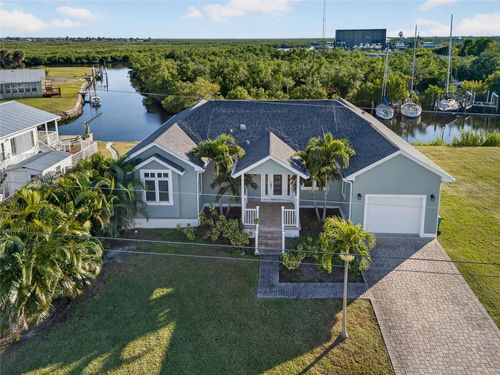 631 Tahiti Ct, PUNTA GORDA, FL, 33950-7704 | Card Image