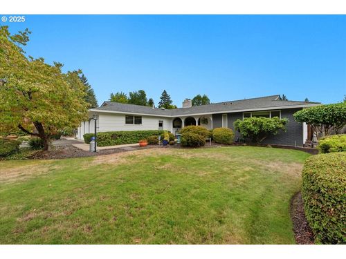 16889 Se Azalea Dr, Milwaukie, OR, 97267-4525 | Card Image
