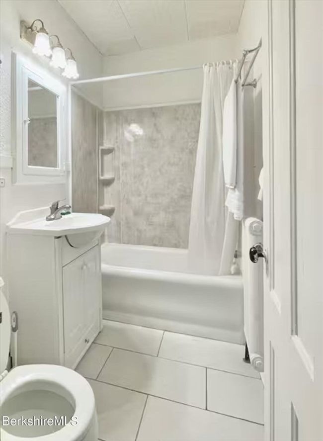 47 Commercial St, Home with 6 bedrooms, 5 bathrooms and 6 parking in Adams MA | Image 13