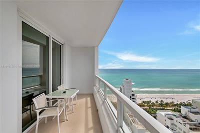 2406 - 4401 Collins Ave, Condo with 1 bedrooms, 2 bathrooms and null parking in Miami Beach FL | Image 1