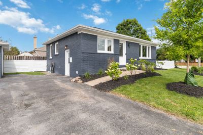 217 Elm Ave, House other with 3 bedrooms, 2 bathrooms and 4 parking in Milton ON | Image 3