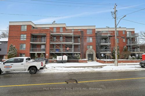 202-939 N River Rd, Ottawa, ON, K1K3V2 | Card Image