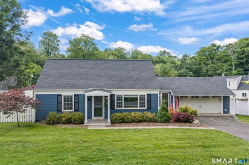31 Bethpage Dr, Bethel, CT, 06801-2302 | Card Image