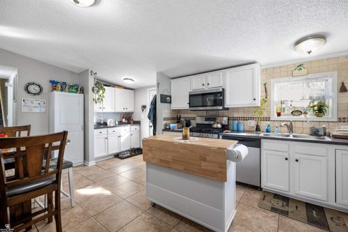 520 W Mill St, Capac, MI, 48014-3069 | Card Image