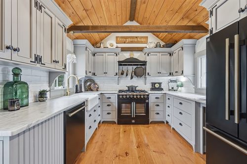 410 Main St, Dennis, MA, 02638-1976 | Card Image