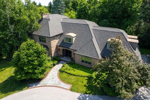13835 Stonefield Ct, Elm Grove, WI, 53122-2474 | Card Image