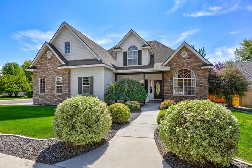 1075 N Falling Water Way, Eagle, ID, 83616-5473 | Card Image