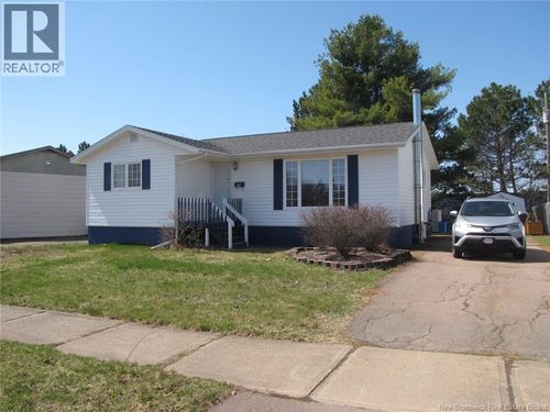 24 Chelsea Rd, Moncton, NB, E1G1H8 | Card Image