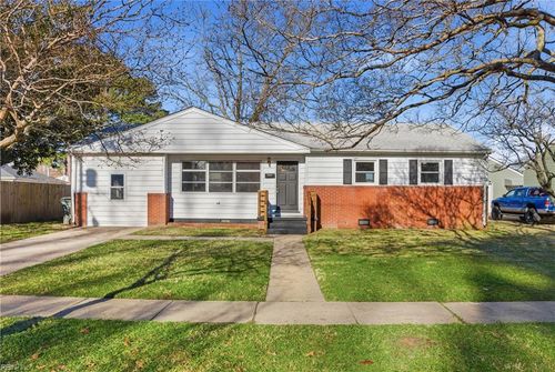 8209 Wedgewood Dr, Norfolk, VA, 23518-3112 | Card Image