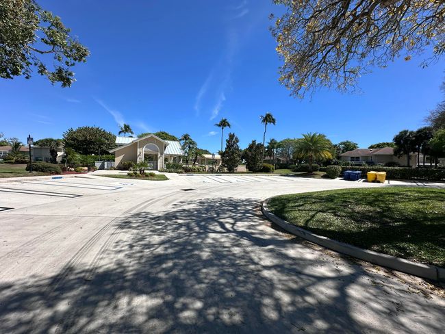 2701 Amherst Ct, Condo with 3 bedrooms, 2 bathrooms and null parking in Boynton Beach FL | Image 28