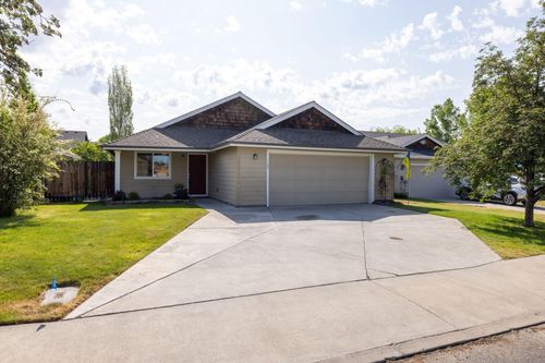 or-1172 Nw 22nd Pl, Redmond, OR, 97756-1558 | Card Image