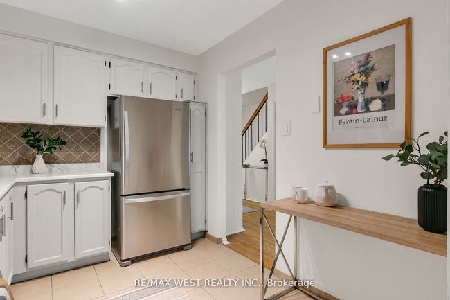 81 - 60 Hanson Rd, Condo with 3 bedrooms, 3 bathrooms and 1 parking in Mississauga ON | Image 8
