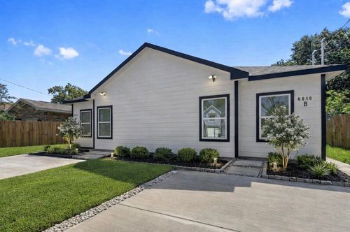 b-6010 Bobby Burns St, Houston, TX, 77028-4737 | Card Image