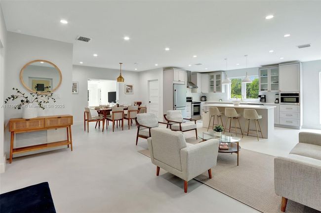 646 Ne 114 Th St, House other with 3 bedrooms, 2 bathrooms and null parking in Biscayne Park FL | Image 14