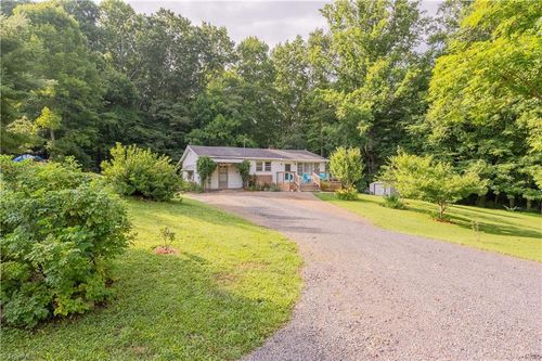 711 Shelor Rd Sw, Meadows of Dan, VA, 24120-3719 | Card Image