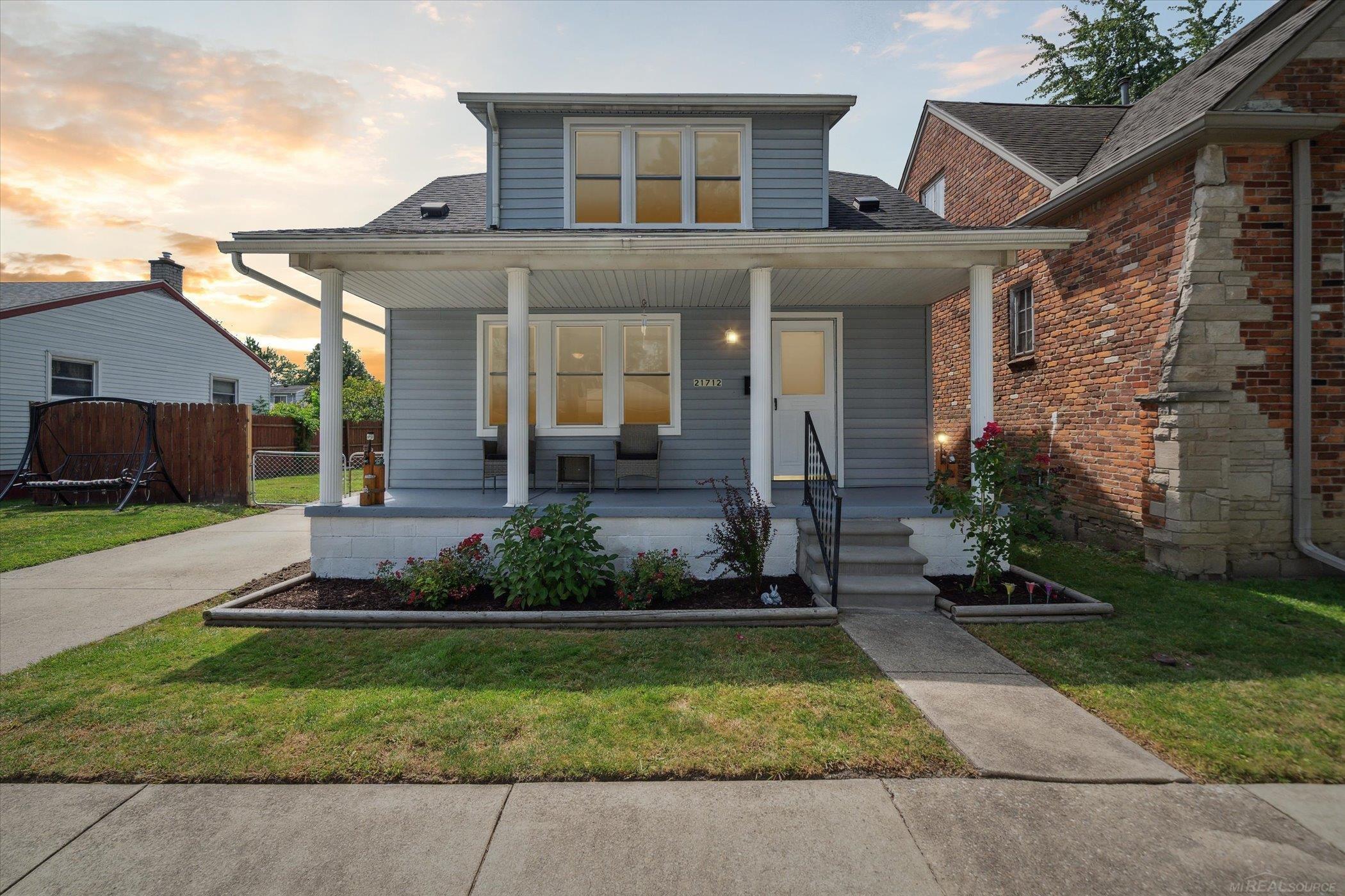 Rosedale St, Saint Clair Shores, MI 48080