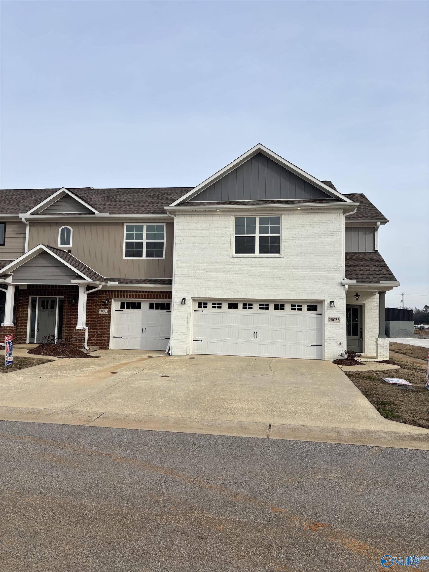 Breakers Cir, Athens, AL 35613