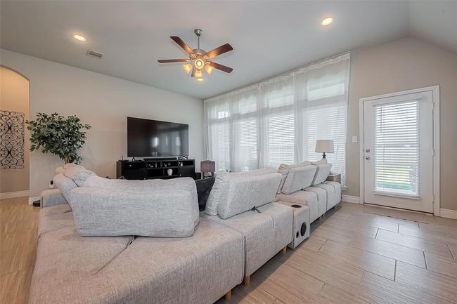 20010 Silver Mesia Cir, House other with 4 bedrooms, 3 bathrooms and 2 parking in Cypress TX | Image 9