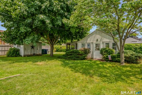 8 Swan Ave, Old Lyme, CT, 06371-2218 | Card Image