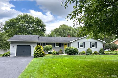 6525 Poplar Hill Ln, East Amherst, NY, 14051-1537 | Card Image