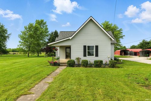 512 E Pike St, Kirklin, IN, 46050-9113 | Card Image