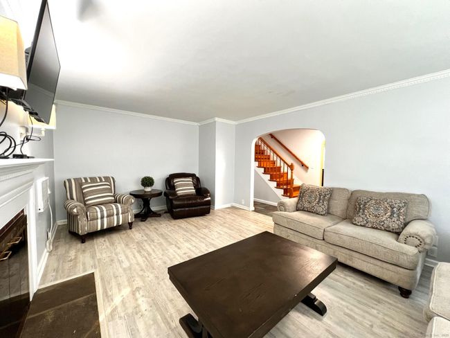 17 Rock Spring Rd, House other with 3 bedrooms, 3 bathrooms and null parking in Stamford CT | Image 4