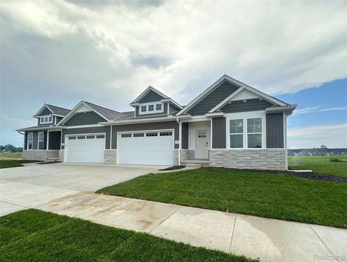 325 Mcdowell Dr, Howell, MI, 48843-5833 | Card Image