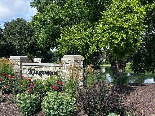 3733 King George Ln, St. Charles, IL, 60174-7839 | Card Image