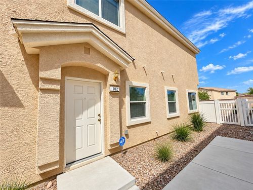 102-4624 Snake Eyes St, Las Vegas, NV, 89122-2742 | Card Image