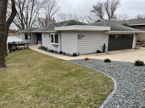 529 W Park Ln, Albert Lea, MN, 56007-4439 | Card Image