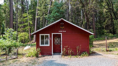 10960 Berggren Ln, Nevada City, CA, 95959-9502 | Card Image