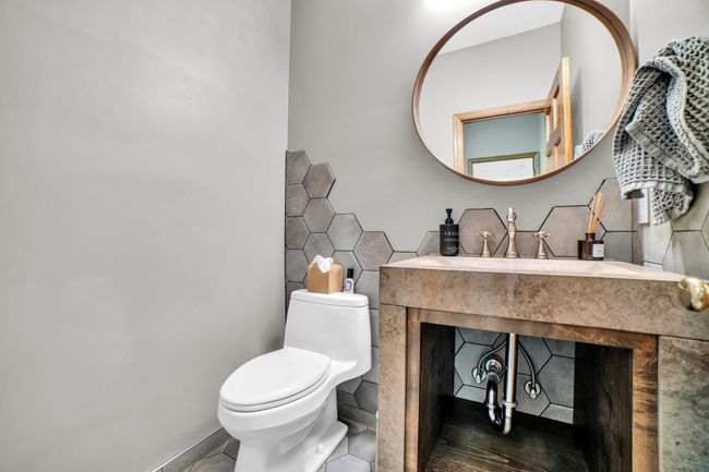 Main floor Bathroom | Image 31