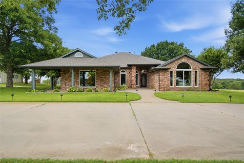 152 Fox Rd, Weatherford, TX, 76088-8311 | Card Image