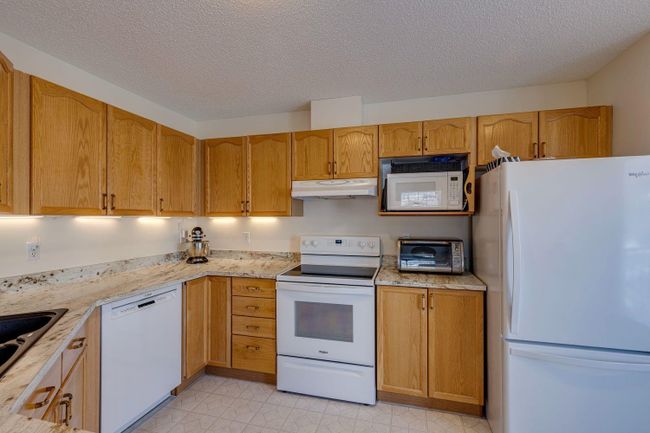 3306 - 3000 Sienna Park Green Sw, Home with 2 bedrooms, 2 bathrooms and 1 parking in Calgary AB | Image 14