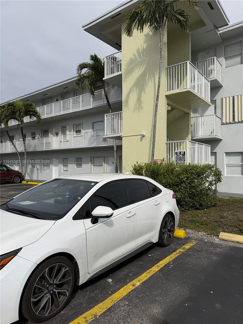apt-316-5150 W 12th Ave, Hialeah, FL, 33012-3160 | Card Image