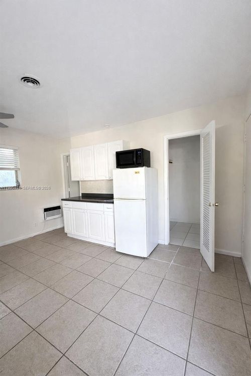 3-2051 Ne 25th Ave, Pompano Beach, FL, 33062-3033 | Card Image