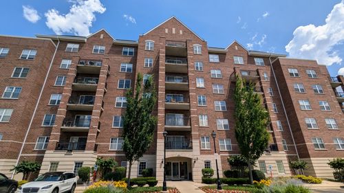 unit-412-390 Mahogany Ct, Palatine, IL, 60067-7802 | Card Image