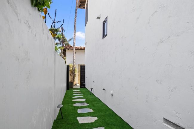 227 Neptune Ave, House other with 4 bedrooms, 3 bathrooms and null parking in Encinitas CA | Image 36