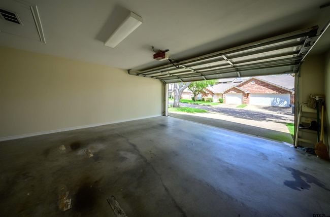 APT-602 - 5401 Hollytree Dr, Condo with 3 bedrooms, 2 bathrooms and null parking in Tyler TX | Image 18